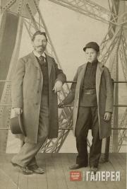 Ilya Repin with his son Yury at the Eiffel Tower during their visit to the World