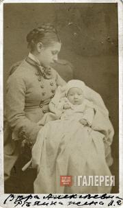Vera Repina with her daughter, Nadezhda  1874-1875
